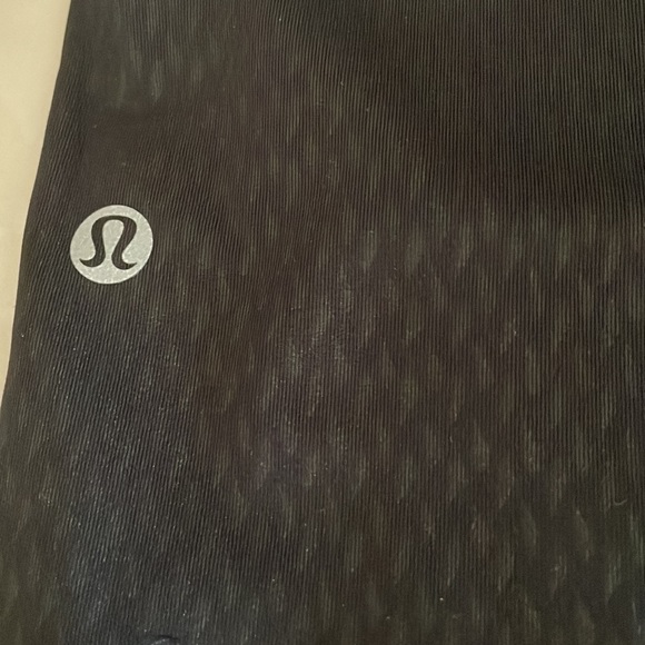 Lululemon black leggings - Picture 2 of 3